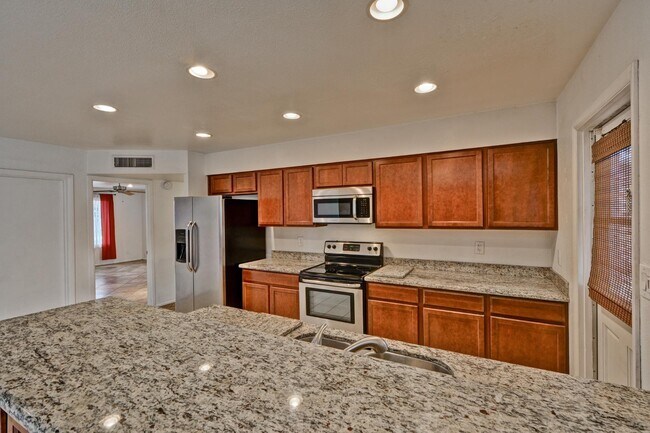 Building Photo - 3344 W Yucca St