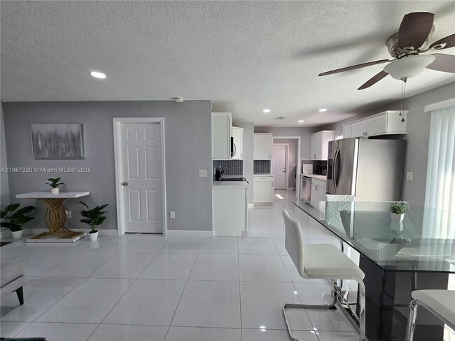 Building Photo - 1604 SW 7th St