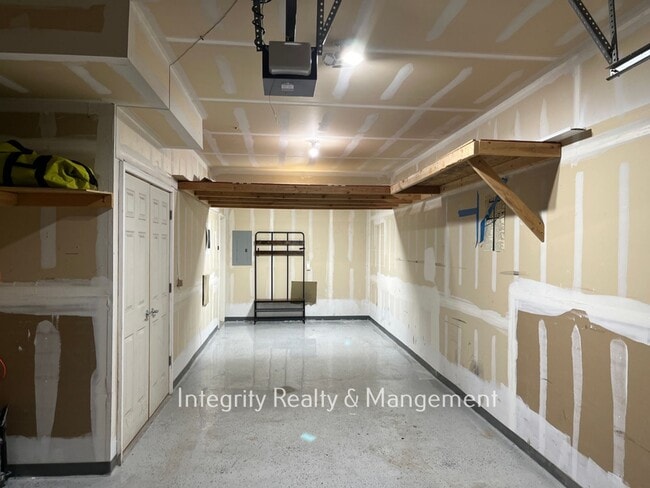 Building Photo - 9419 Ashbury Cir
