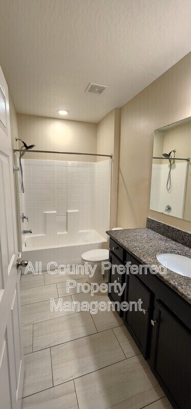 Building Photo - 2402 Okalani St