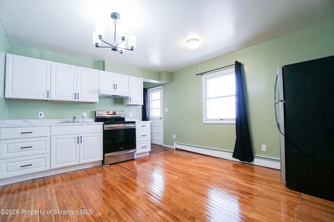 Building Photo - 1519 Meylert Ave