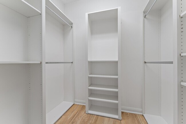 Building Photo - 148 Middlebury Dr