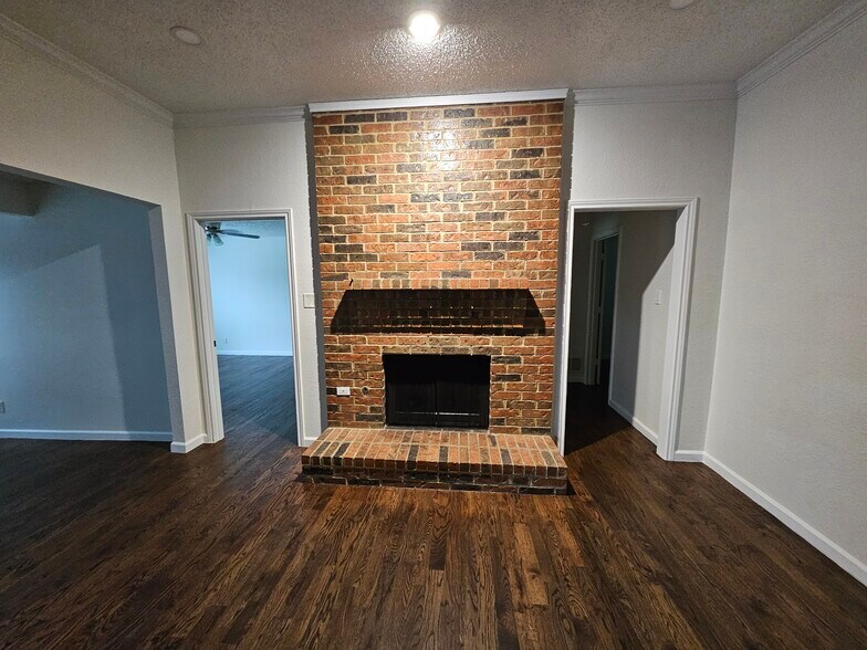 Building Photo - 224 Simmons Dr