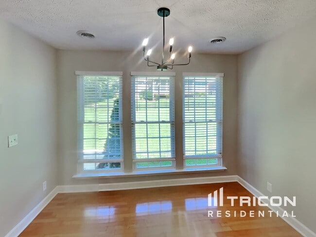 Building Photo - 419 Fieldstone Dr