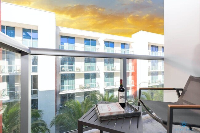 Building Photo - 777 N Ocean Dr