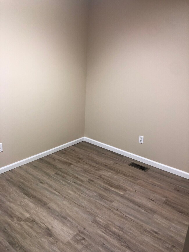 Building Photo - 3023 Bluff Ridge Dr
