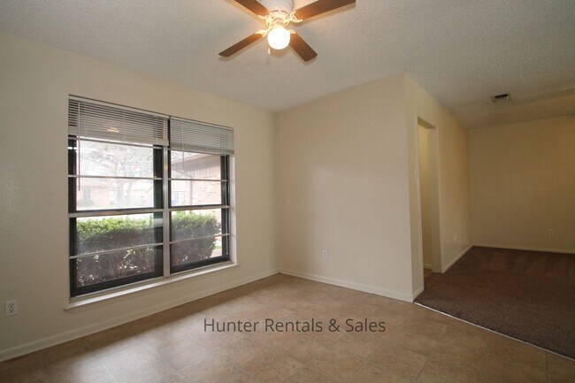 Building Photo - I Have A Pool!