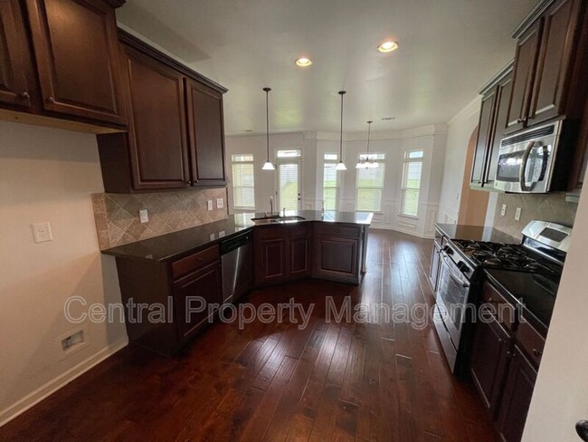 Building Photo - 514 W Holloway Dr