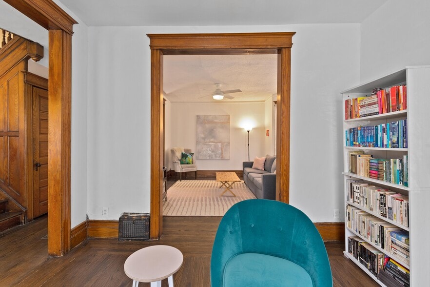 Building Photo - 1531 Vinewood St