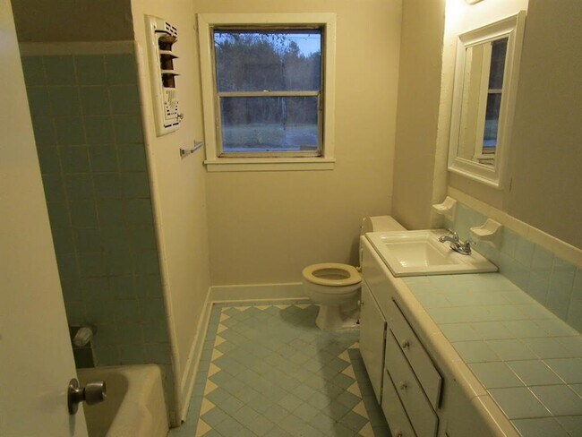 Building Photo - 616 Garrett St