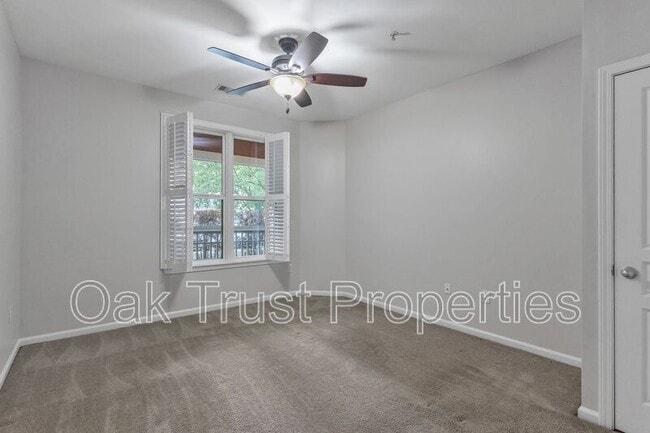 Building Photo - 100 Bucksley Ln