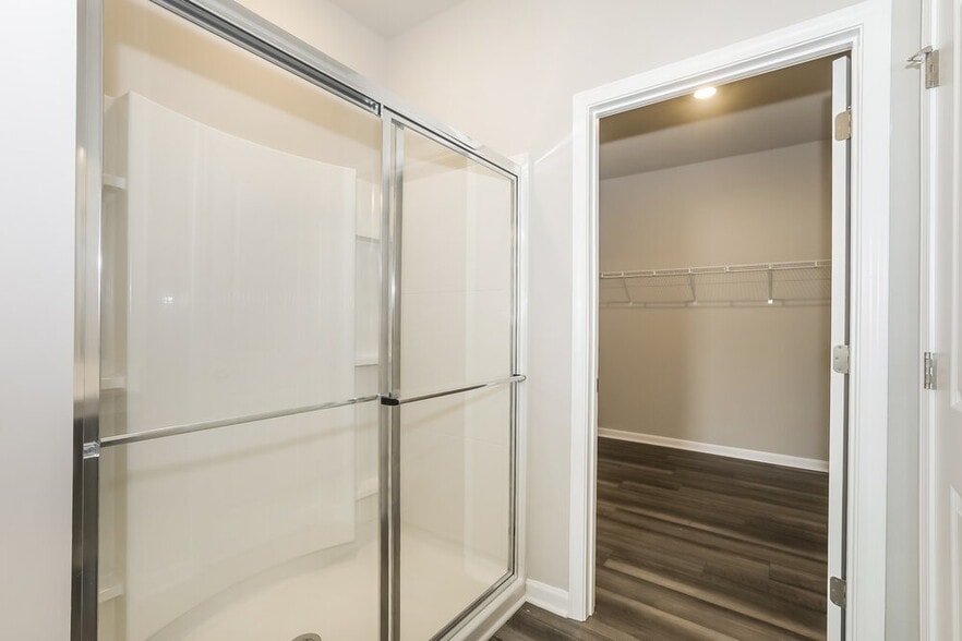 Building Photo - 39 Hyde Park