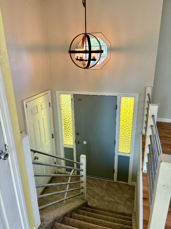 Building Photo - 4037 Valley Dr