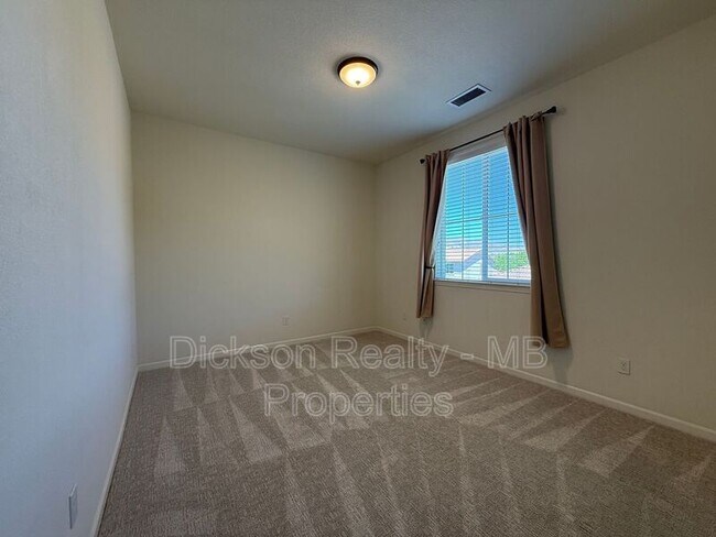 Building Photo - 10760 Ridgebrook Dr