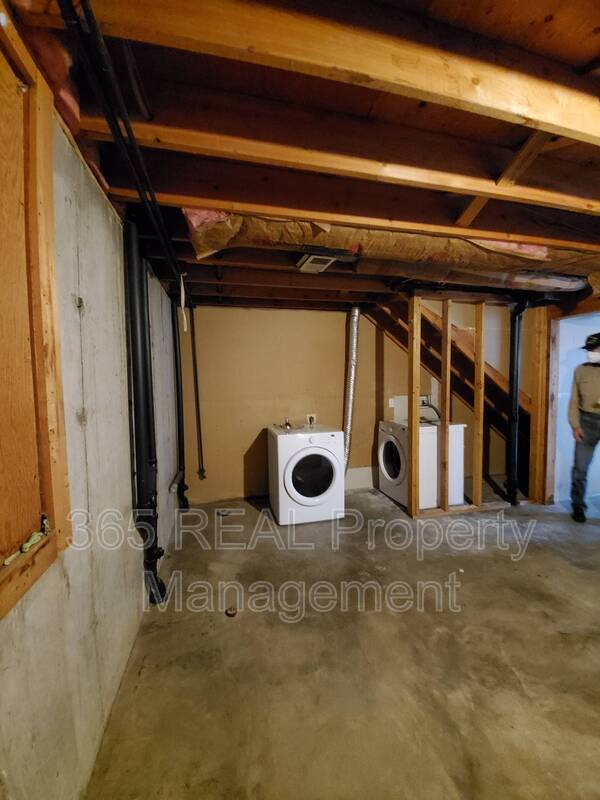 Building Photo - 2141 28th Ave Ct
