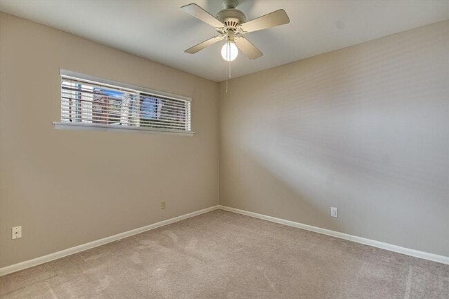 Building Photo - 1000 Possum Trot St