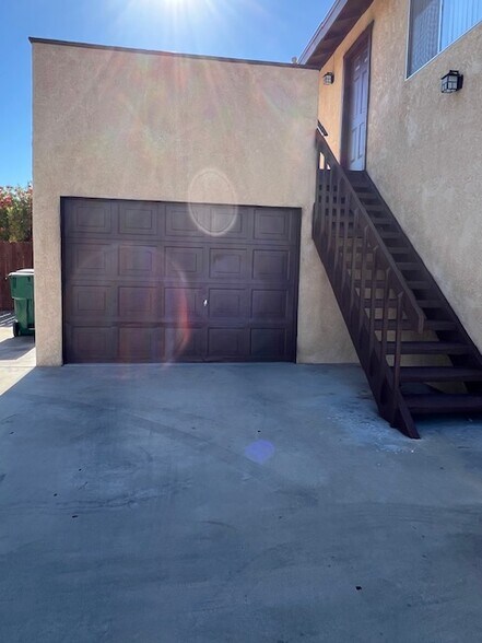 Building Photo - 728 S Norma St
