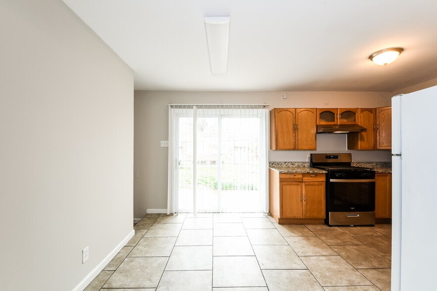 Building Photo - 1230 Acredale Dr