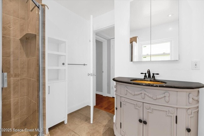 Building Photo - 118 S Indian Cir