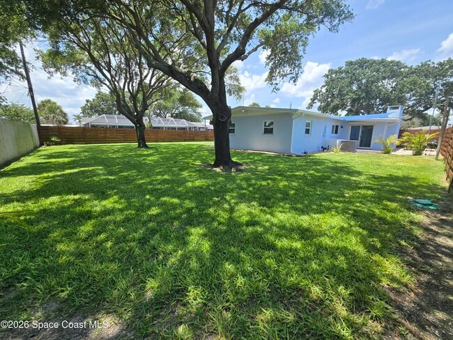 Building Photo - 550 Capri Rd