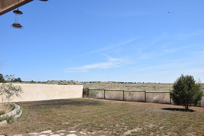 Building Photo - 3 bedroom 2 bath near golf course