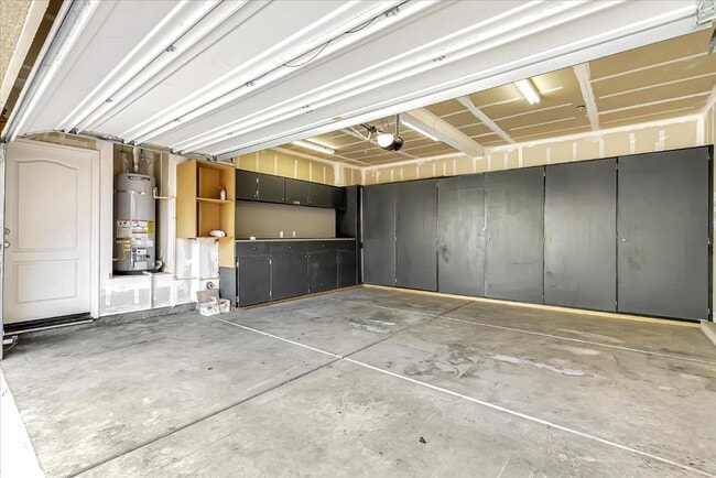 Building Photo - 165 W Questa Trail