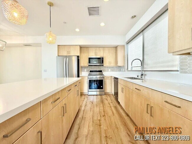Building Photo - 10706 Octave Ln