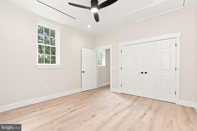 Building Photo - 5567 Pennell Rd