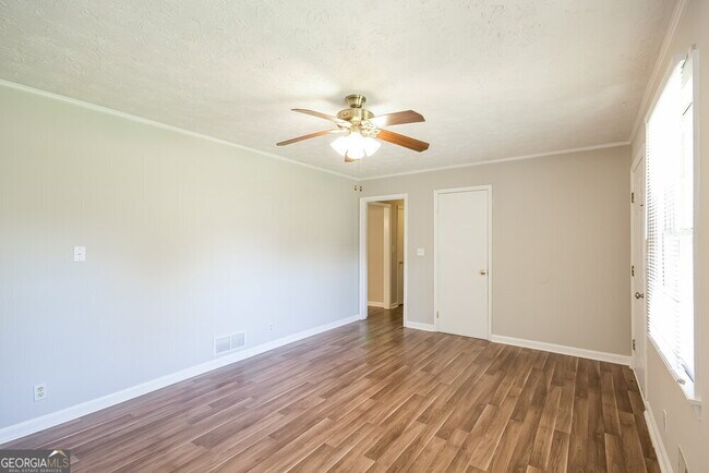 Building Photo - 3730 Sunny Hill Dr