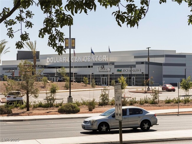 Building Photo - 251 S Green Valley Pkwy