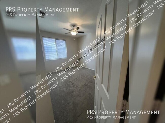 Building Photo - 3935 S Hollyhock Pl