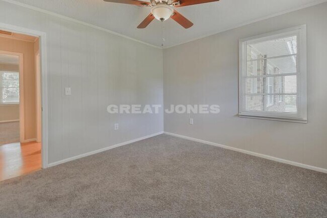 Building Photo - Charming 3 Bedroom in Williamston!
