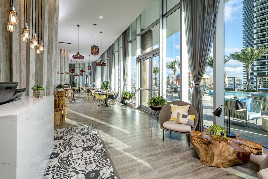 Building Photo - 4111 S Ocean Dr