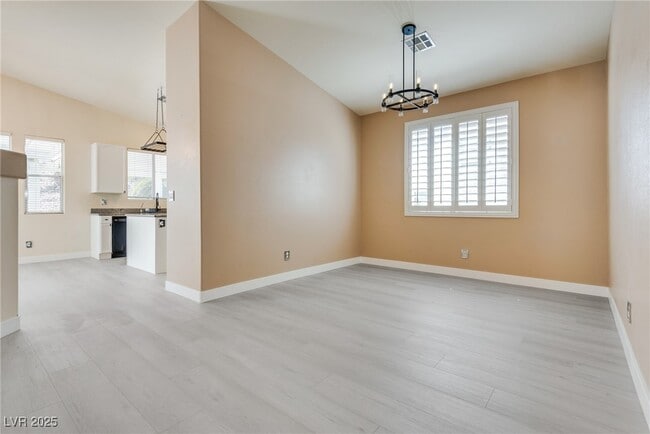 Building Photo - 1340 Rolling Sunset St