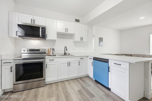 Building Photo - 10303 Westmar Rd