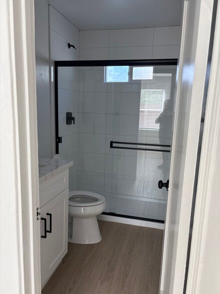 Building Photo - 1711 Glenwood Dr