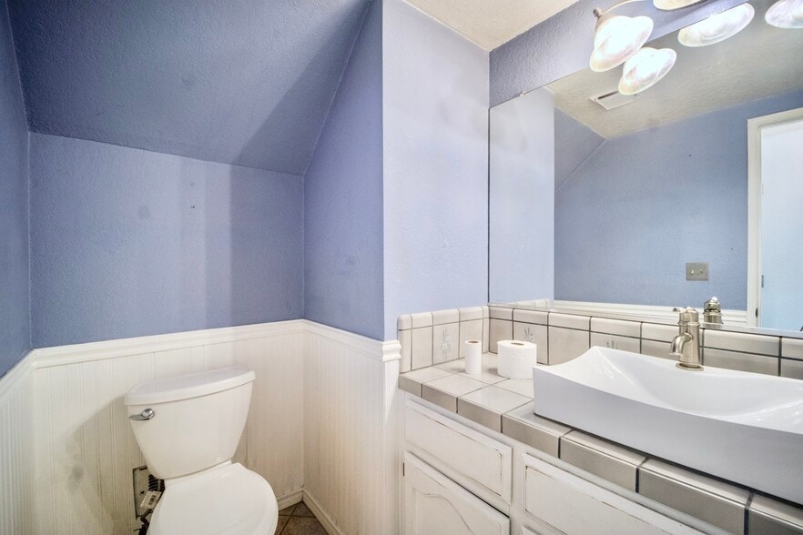 Building Photo - 4404 Bluff Creek Dr