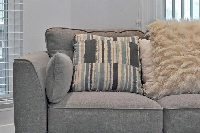 Building Photo - 7705 Apple Tree Cir