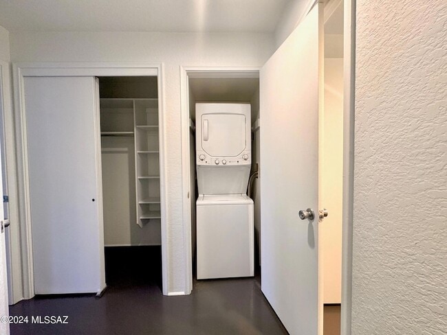 Building Photo - 7620 E Callisto Cir