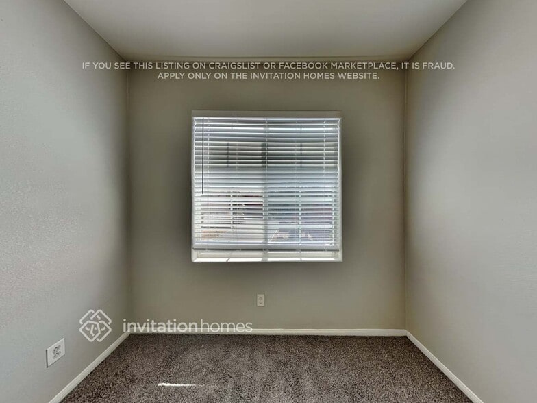 Building Photo - 720 Easter Lily Pl