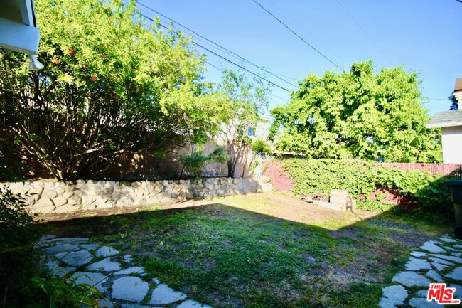 Building Photo - 3141 Fairmount Ave