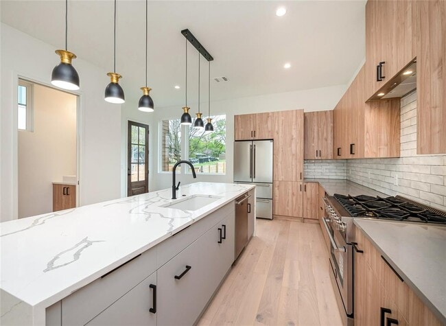 Building Photo - 1712 Woodland Ave