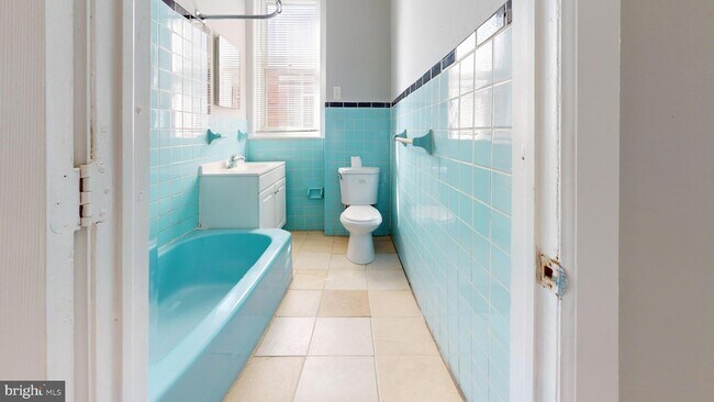 Building Photo - 1426 S 52nd St