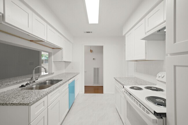 Building Photo - 2531 Anzalone Dr