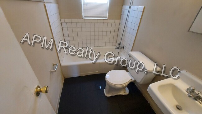 Building Photo - 2715 Howell Ct