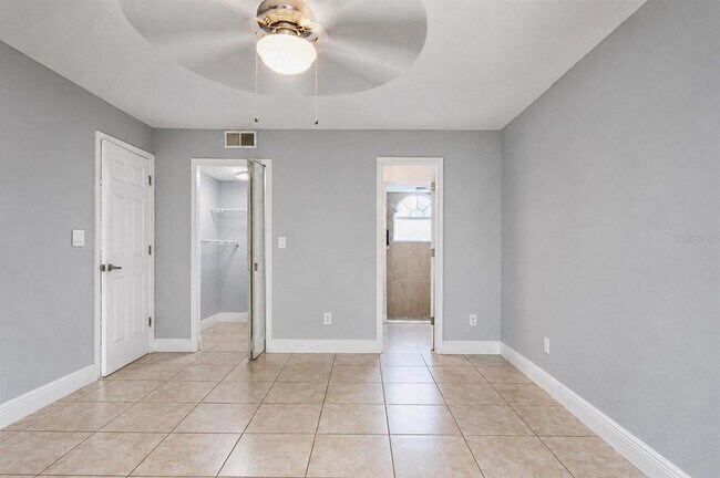 Building Photo - 2739 N Poinciana Blvd