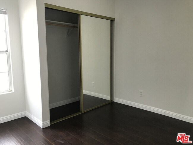 Building Photo - 4750 Templeton St