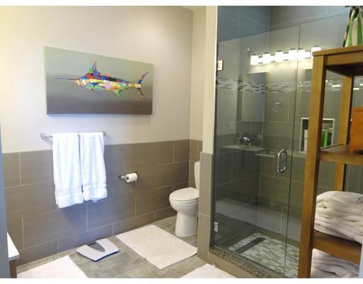 Building Photo - 380 W Broadway