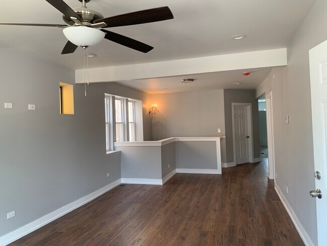 Building Photo - 333 Memorial Dr