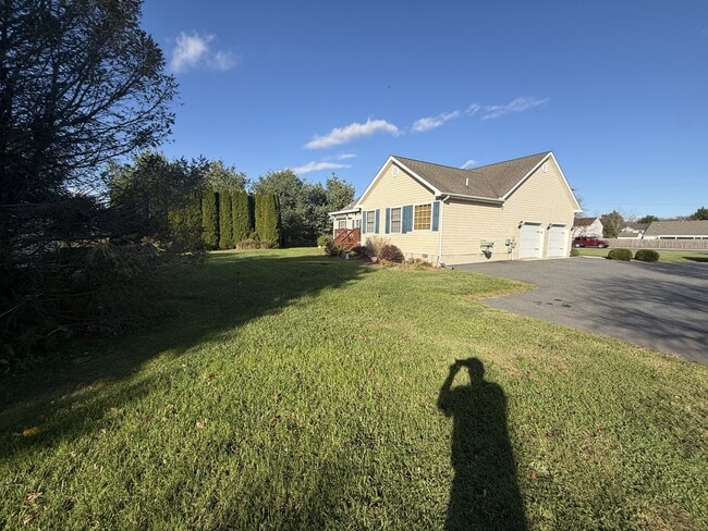 Building Photo - 1622 Forrest Ave